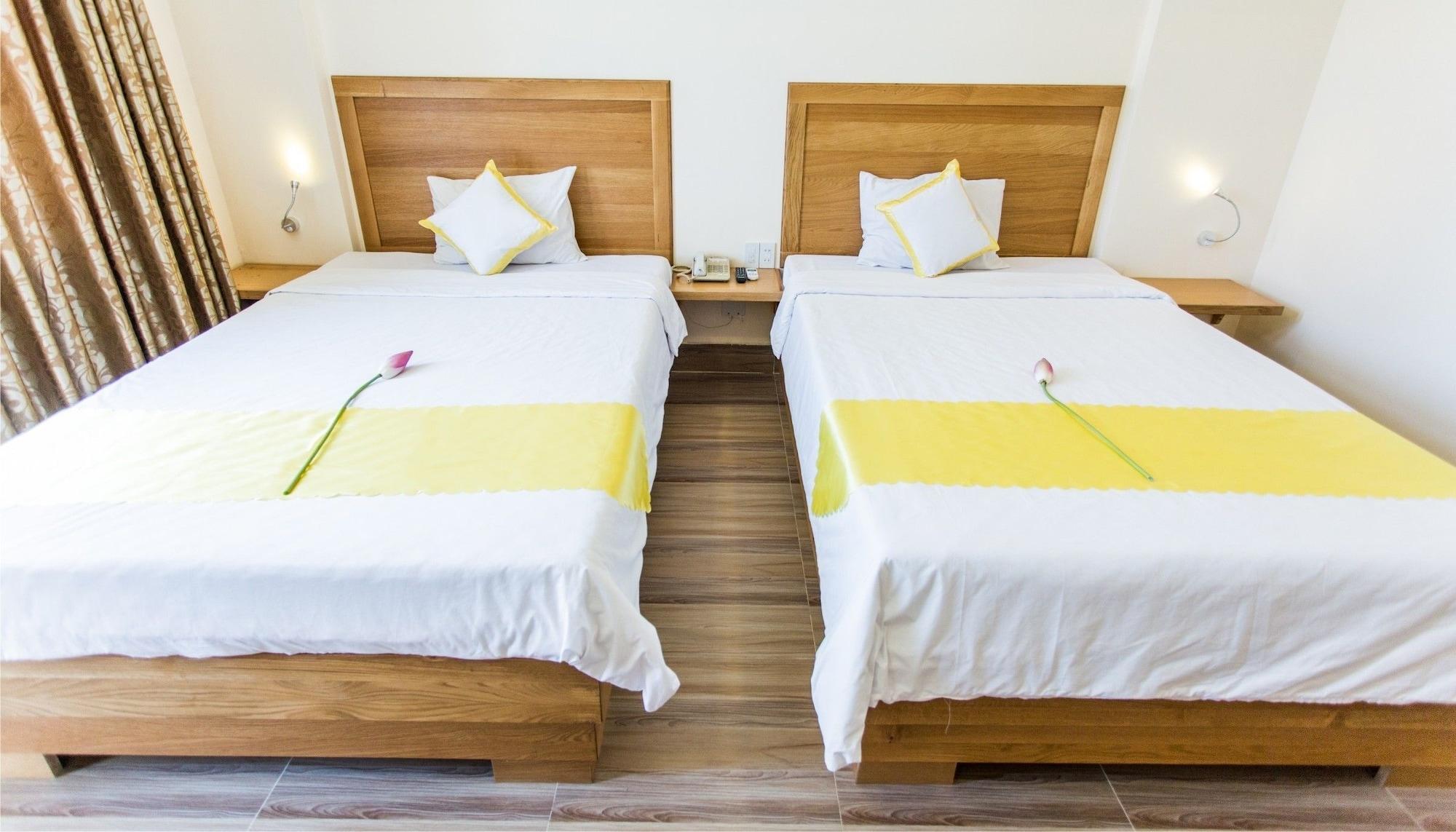 Hoang Yen Hotel 2 Куи Нхон Екстериор снимка