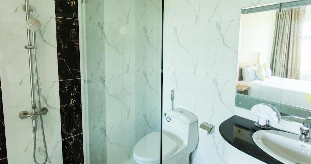 Hoang Yen Hotel 2 Куи Нхон Екстериор снимка