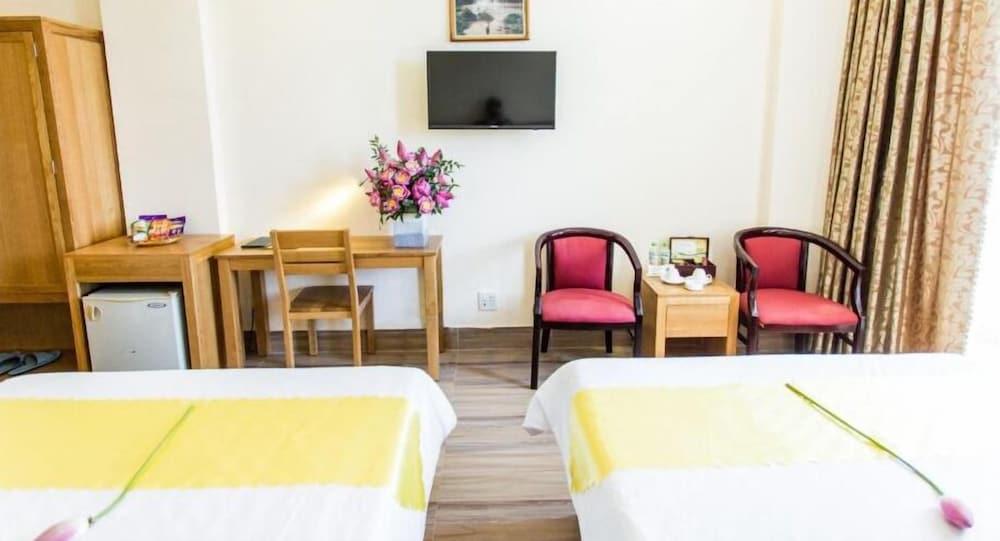 Hoang Yen Hotel 2 Куи Нхон Екстериор снимка